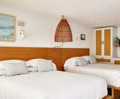 Hotel Bluebird Parker Beach Lodge