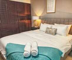Whitesage - Fountain View Stylish Apt With Spacious Terrace