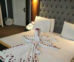  Eniza Hotel