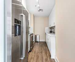 Elegant Studio Near French Quarter