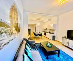 One Lux Stay Near Fashion District