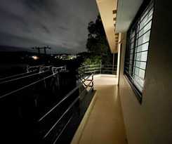 Hotel Serene Lake Castle