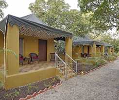 Hotel Gir Lion Safari Camp