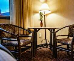 Hotel Elk Country Inn