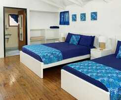 Magnums Airlie Beach
