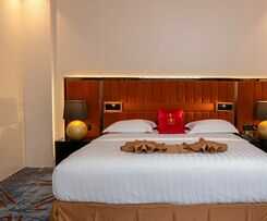 Hotel Hôtel Fleur De Lys Point E