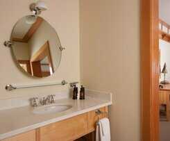 Hotel Old Faithful Snow Lodge And Cabins - Inside The Park