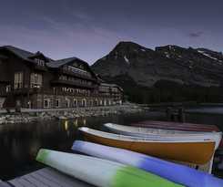 Hotel Many Glacier - Inside The Park