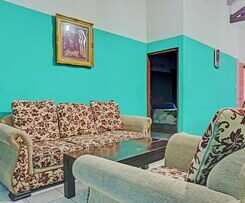 Hotel Capital O 92867 Villa Raggal