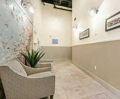 Tasteful Condo Near French Quarter