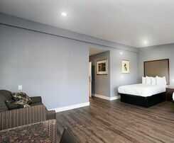 Seaside Inn And Suites