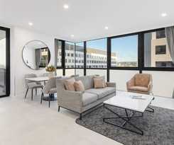 Hotel Meriton Suites Canberra