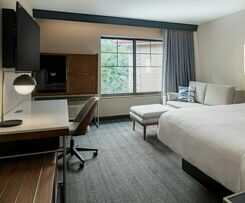 Courtyard By Marriott Olympia