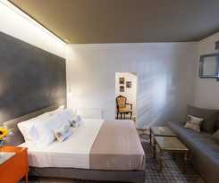  Athenian Yard Suites