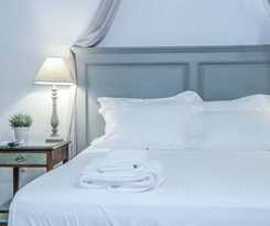  The Koukaki Residence