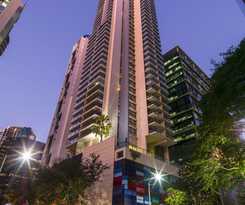 Oaks Brisbane River City Suites