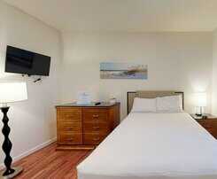 Anchor Pointe Inn