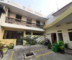 Hotel OYO 93274 Oren Home Bekasi