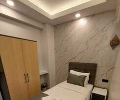  White Palace Hotel