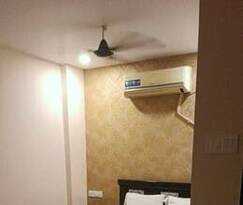 iROOMZ Lake View Palace