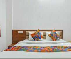 Hotel Fabhotel Lake View