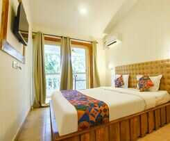 Fabhotel Grand Royal Palms