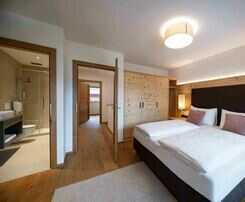 Lakeside-Luxury Apartments