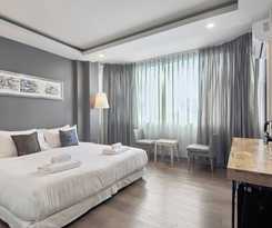 PloyBuri Boutique