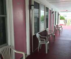 Skylark Resort Motel