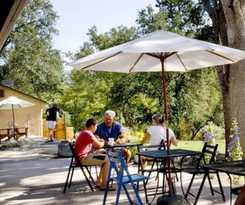 Queen\'s Inn By the River