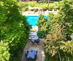  Lill Maison & City Club