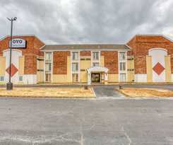 Hotel OYO Townhouse Tulsa Woodland Hills