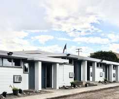 Hotel Blue Sage Inn and Suites