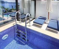  Nur Beach Hotel