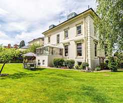 Hotel Beaumont House