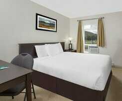Hotel Barriere Motor Inn