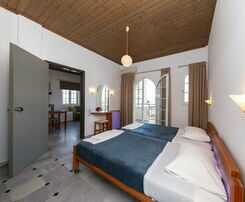 Manias Apartments