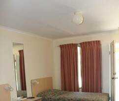 Hotel Mid Coast Motor Inn