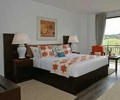 Fox Kandy by Fox Resorts- Luxury in the Mist