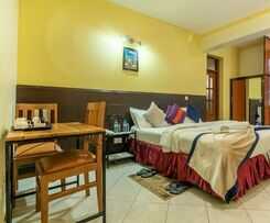 Hotel Crest Safari Lodge