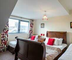 The Courtyard Apartments