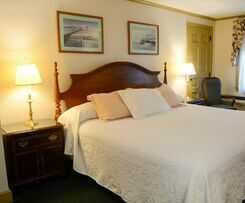 Hotel Lamie\'s Inn and The Old Salt Restaurant