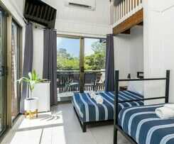 Aquarius Backpacker Resort