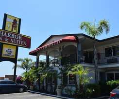 Hotel Harbor Inn and Suites