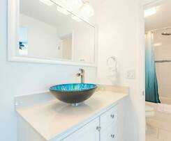 Hotel Sea Beach Plaza - Near Jungle Queen Riverboat