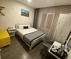 Piano Hotel