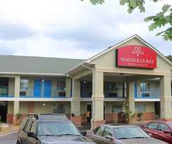 Hotel Magnolia Bay and Suites