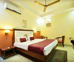 OYO 7219 Corporate Inn