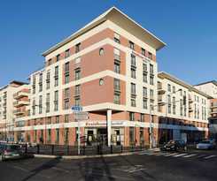 Hotel Residhome Paris Evry