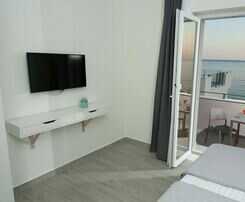 Seaside Luxury Suites